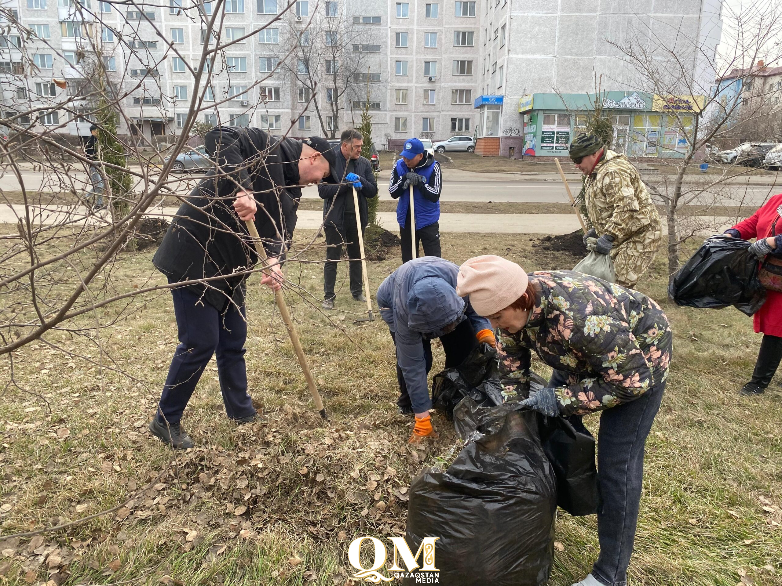 Чисто там, где работают: большой субботник объединил жителей Петропавловска