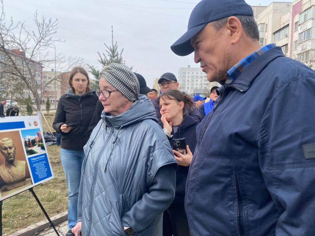 Удобные лавочки просят установить пенсионеры в новом сквере Петропавловска