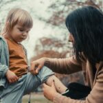 С клещами на одежде и укусами возвращаются с прогулок жители Северного Казахстана