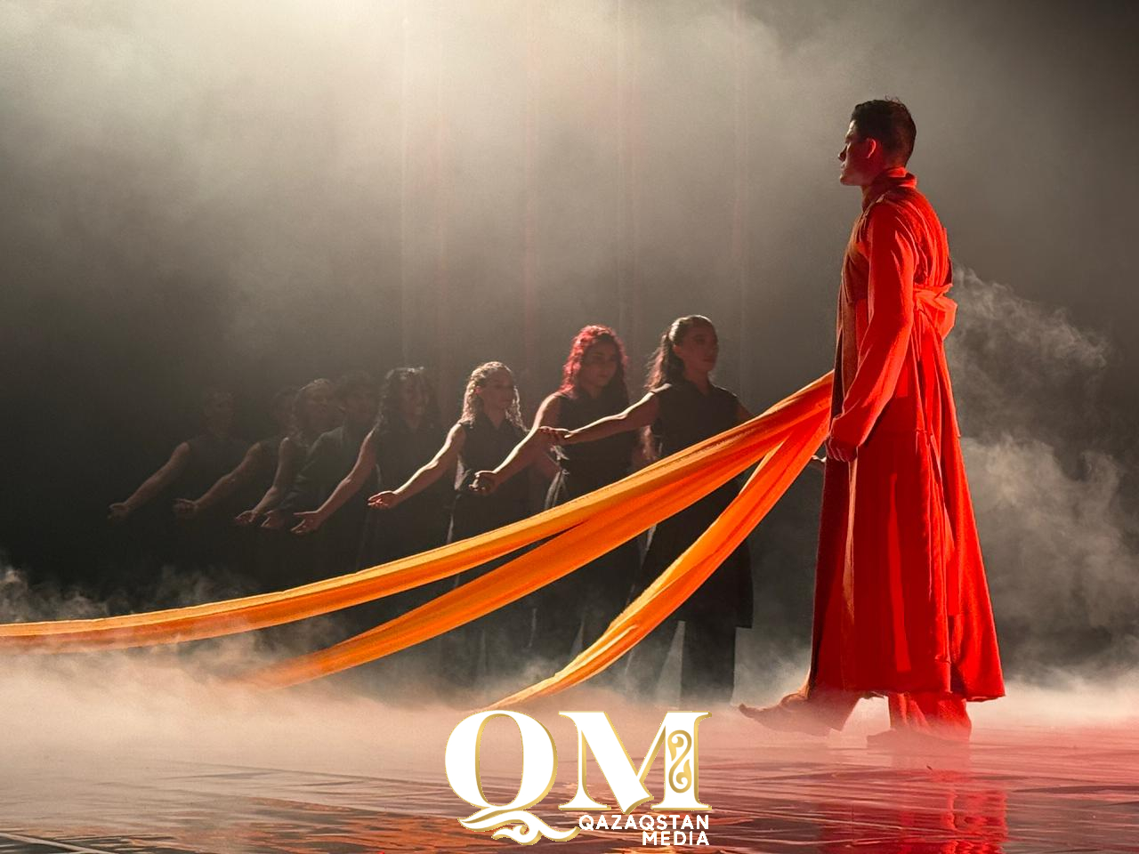 Театр Sensitive представил в Петропавловске этнопластический перформанс "Ботай"