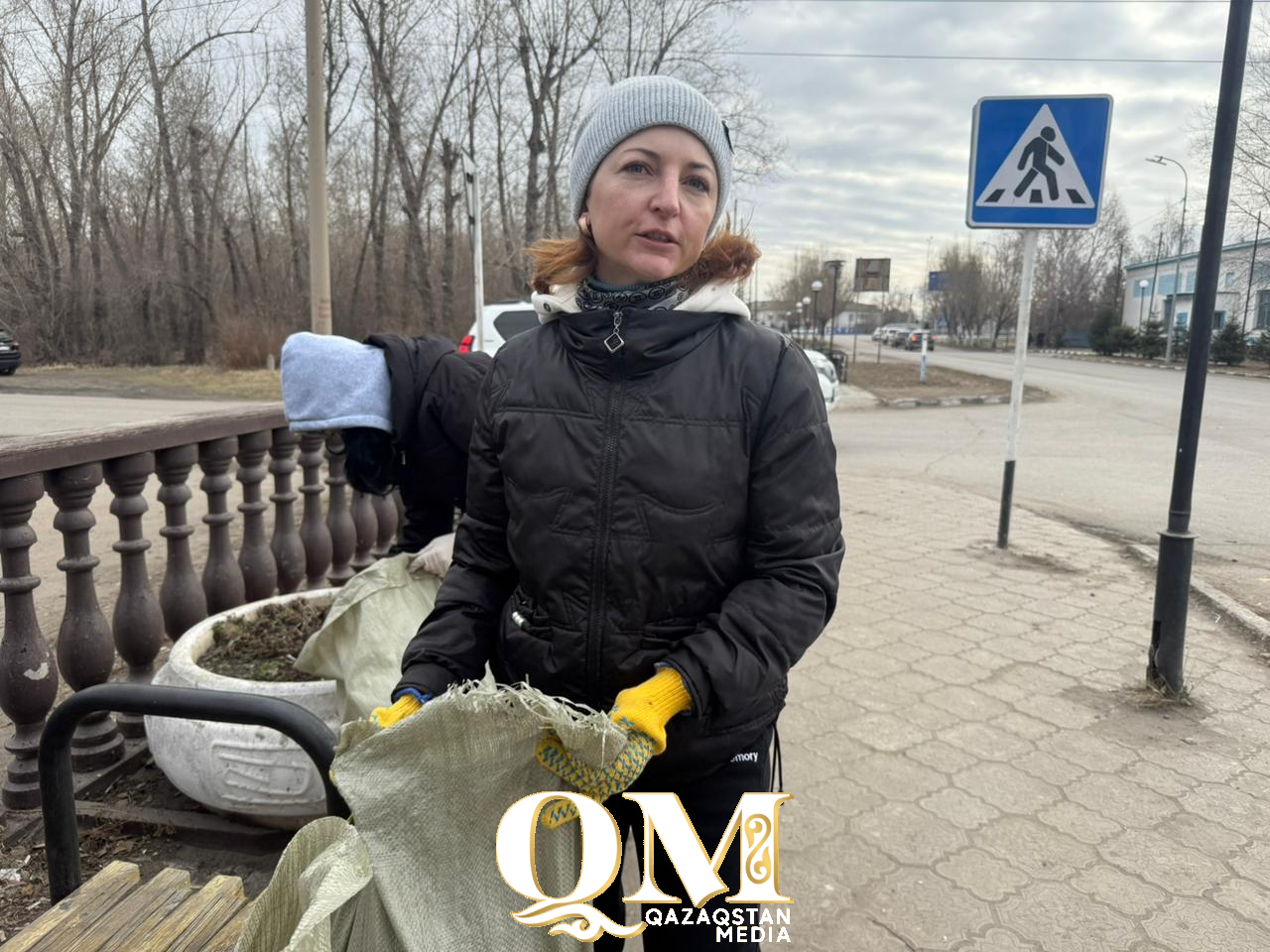 Сотни человек вышли на субботник в Кызылжарском районе СКО