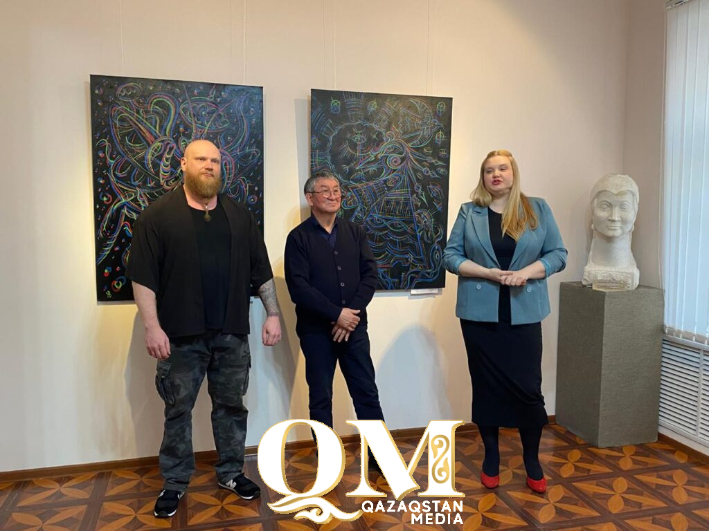 Между сном и реальностью: Виталий Жуков представил новую выставку в Петропавловске