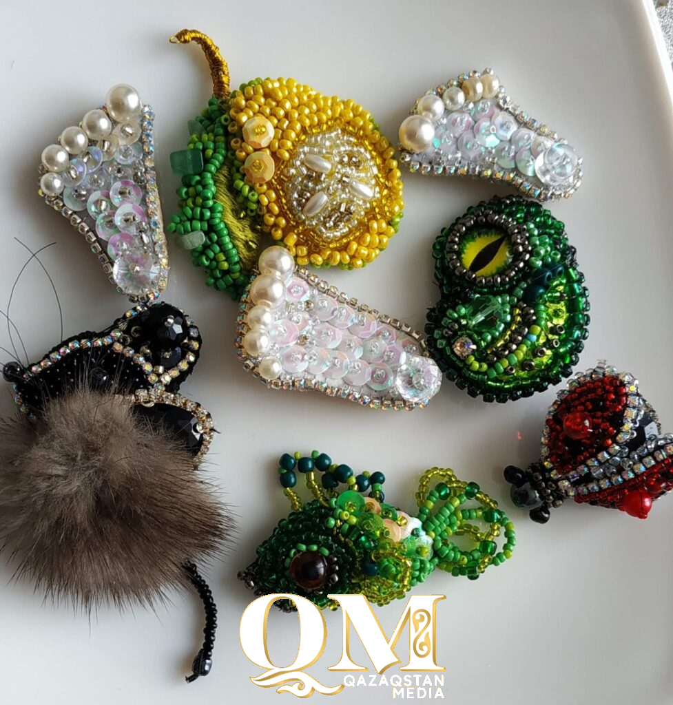 Магия в миниатюре: броши-обереги создает психолог Светлана Мироненко из Петропавловска