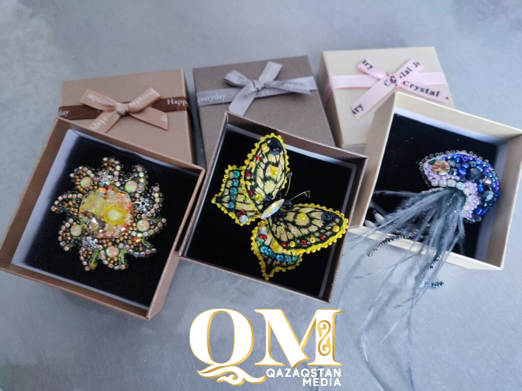 Магия в миниатюре: броши-обереги создает психолог Светлана Мироненко из Петропавловска