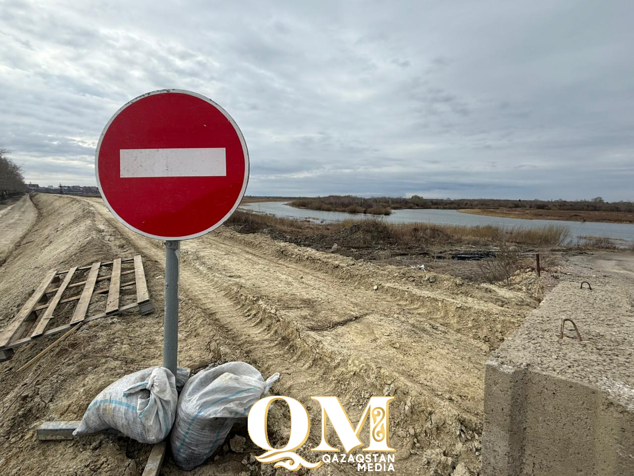 Ишим растет по 30 см в сутки: дачников не пускают в зоны подтопления в Петропавловске