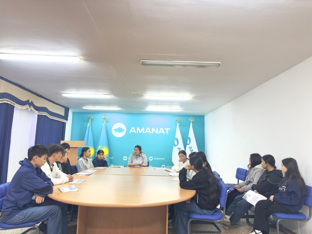 Беречь единство и межэтническое согласие призвали молодежь в Уалихановском районе СКО