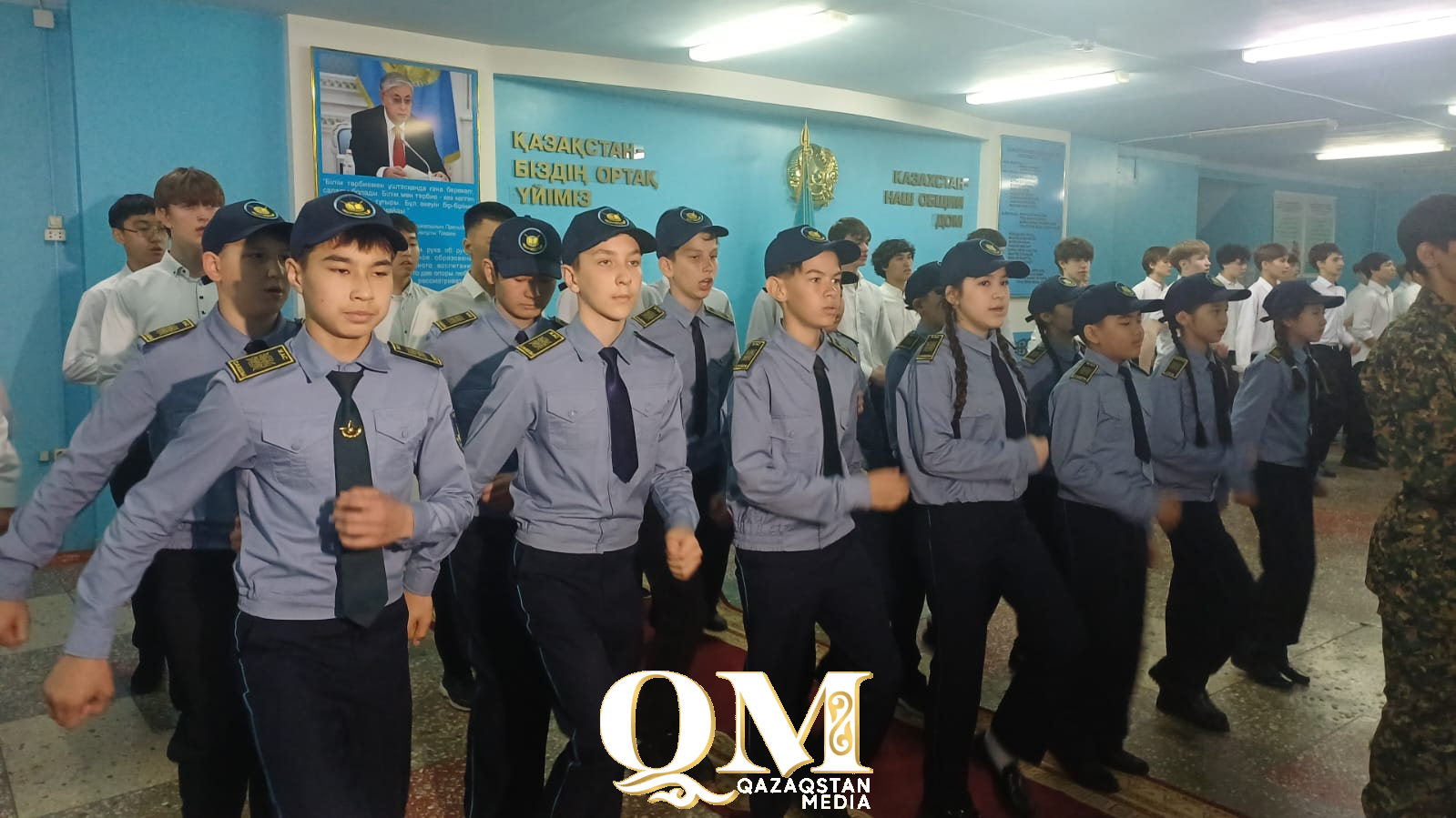 Жас сақшы» сыныбының мүшелері Отан қорғаушылар күніне орай концерт қойды