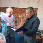 Мағжан Жұмабаев ауданының әкімі тыл ардагерін құттықтады