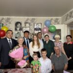 В 96 с огнем в глазах — долгожительницу из Кызылжарского района поздравили с днем рождения