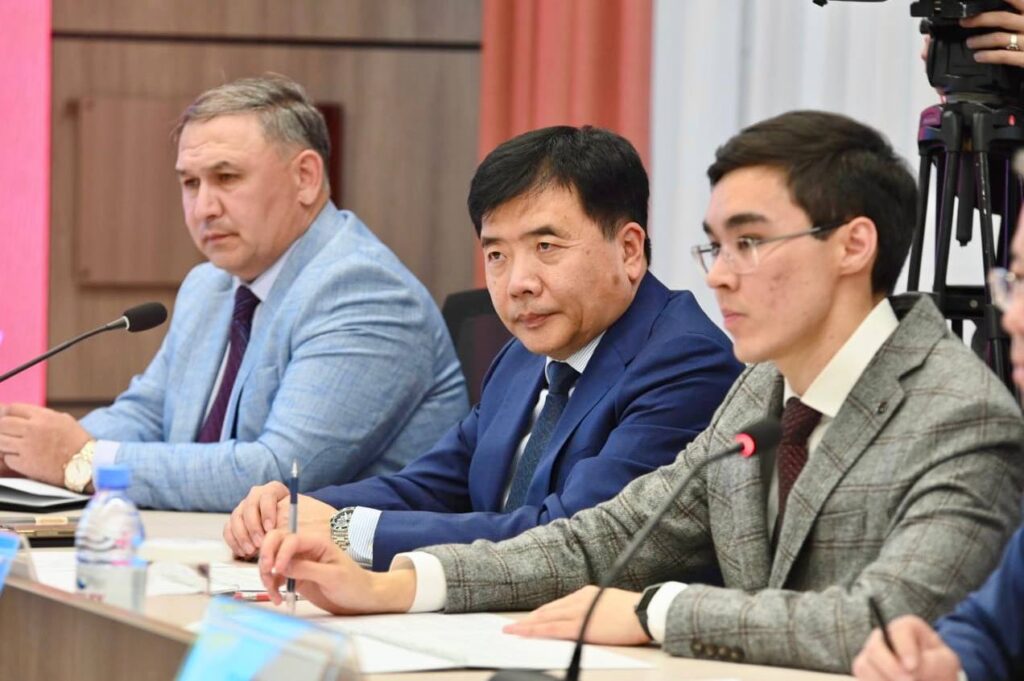 Гигантский завод построят китайские бизнесмены на севере Казахстана 