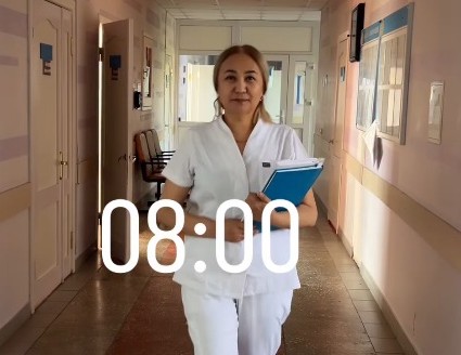 Награду «Үздік еңбек адамы» получила медсестра Оксана Иванова из Петропавловска