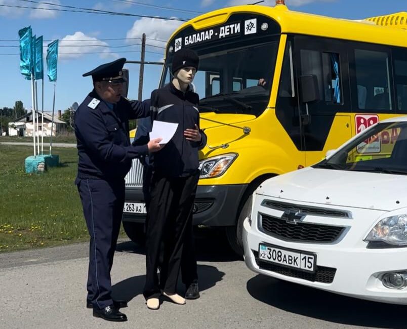 Школьников СКО учили выживать на дорогах