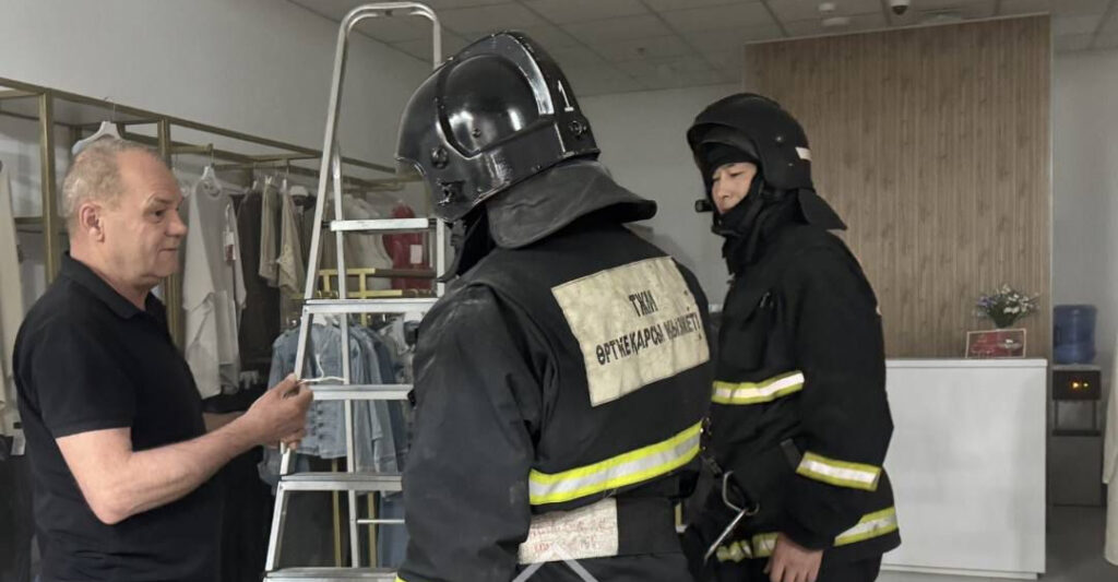 Бутик загорелся в ТД «Рахмет» в Петропавловске