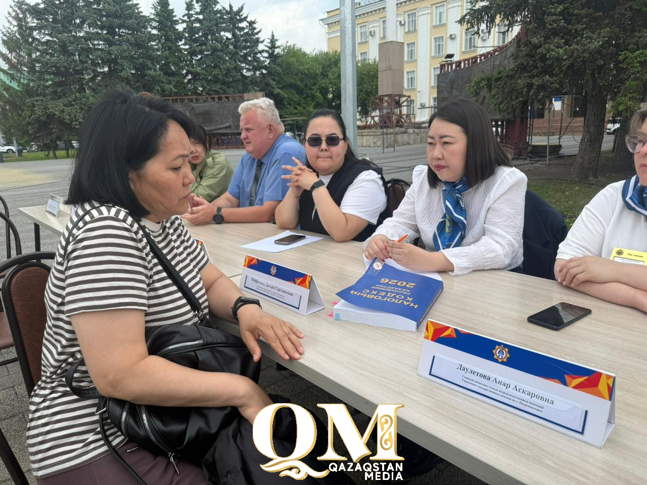 Очередь на жилье, самозанятость и бесплатные 10 соток: уличный прием граждан провели в Петропавловске