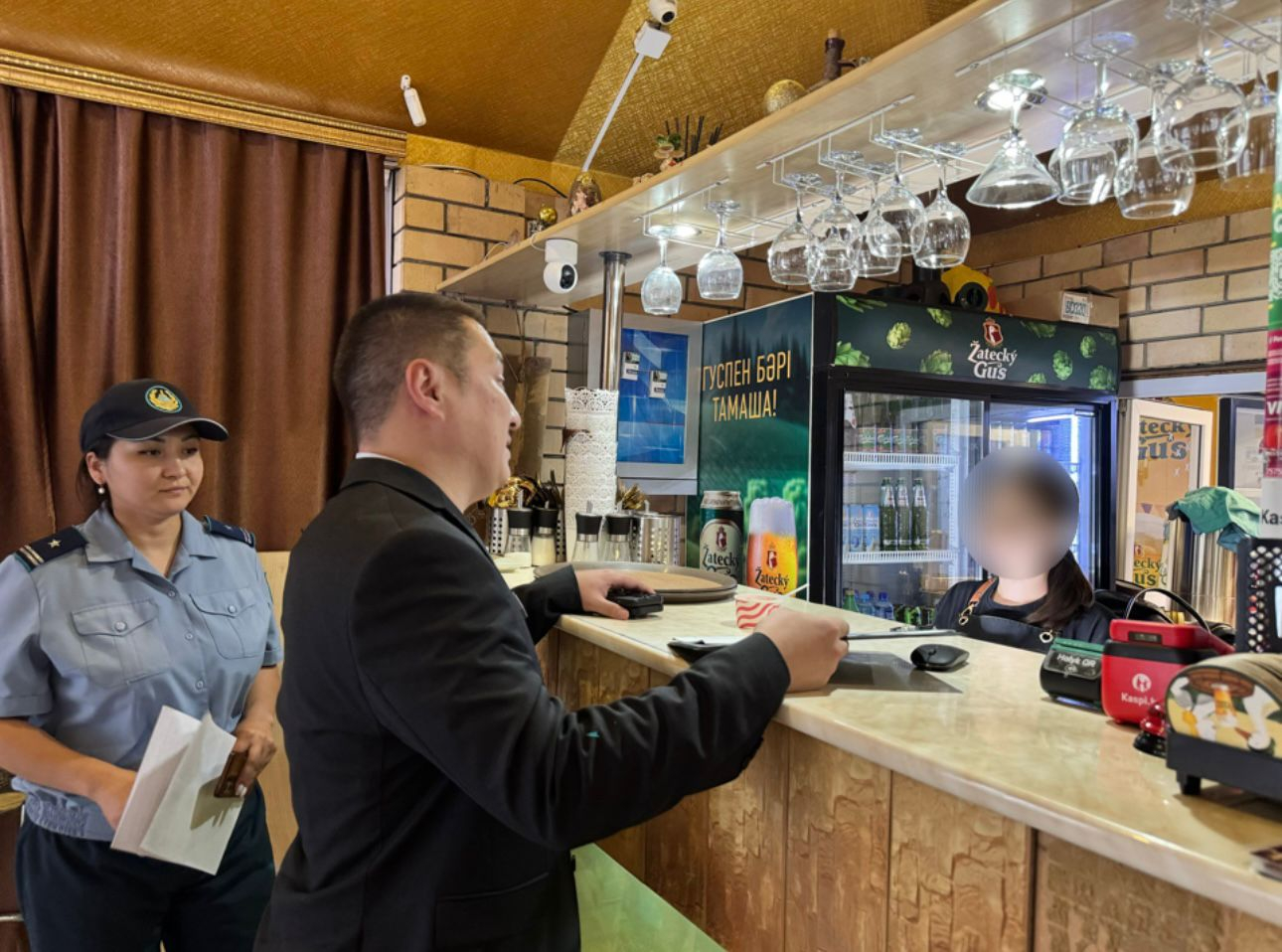Петропавлда полицейлер түнгі клубта жүрген 17 жасар қызды анықтады