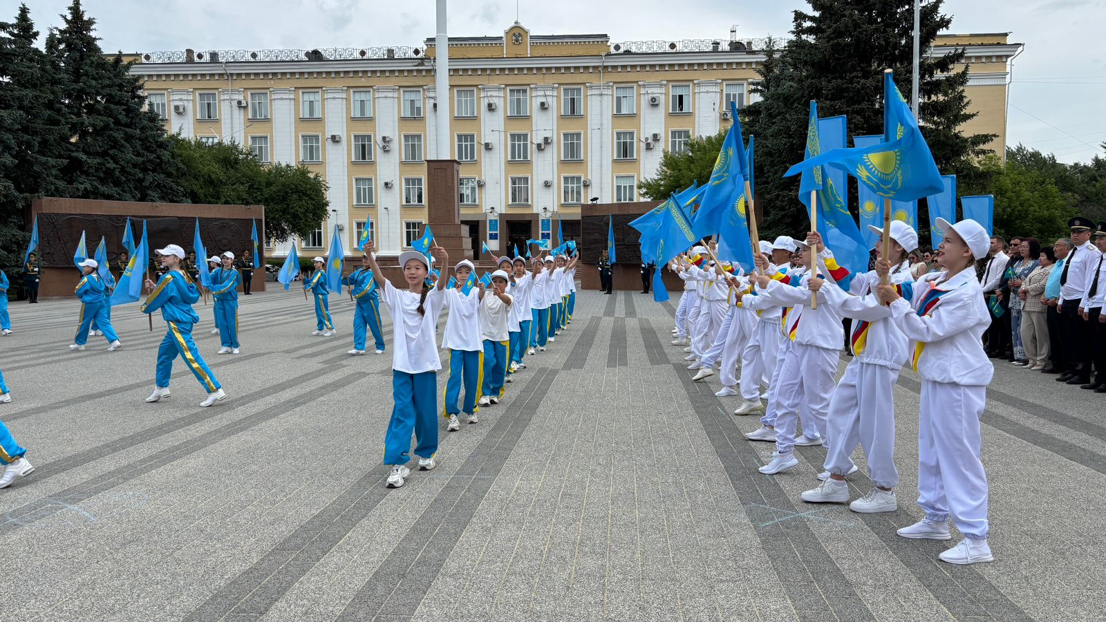 СҚО-да мемлекеттік рәміздер күні кең көлемде аталып өтті