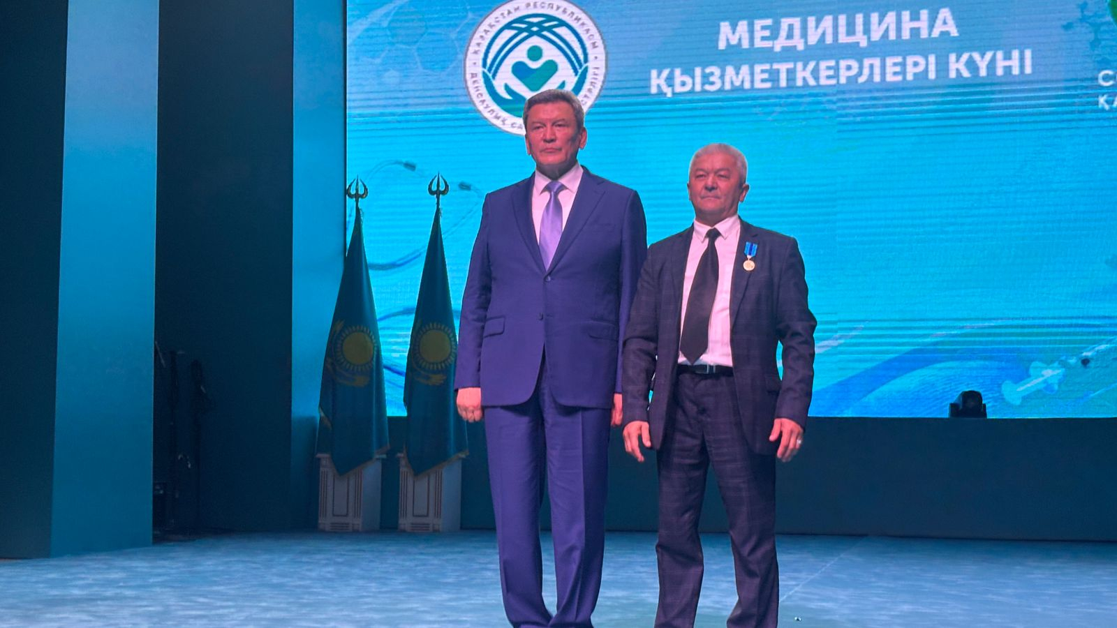 СҚО-да медицина қызметкерлері құрметке бөленді