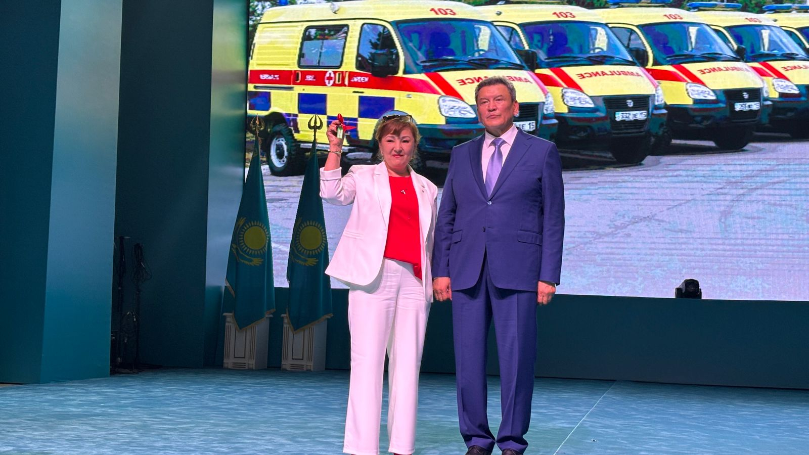 СҚО-дағы медициналық мекемелерге 16 су жаңа көліктің кілті табысталды