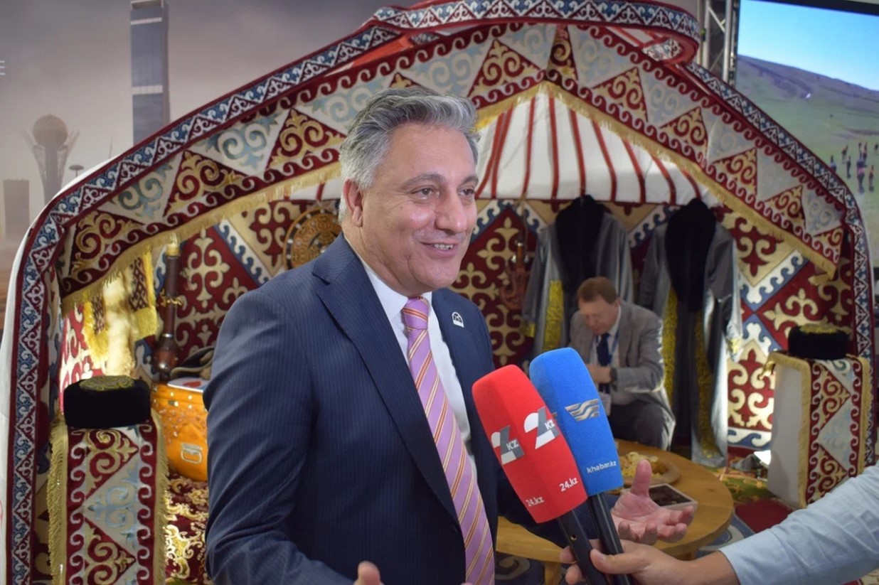 Казахский тазы триумфально представлен на World Dog Show 2026 в Болонье