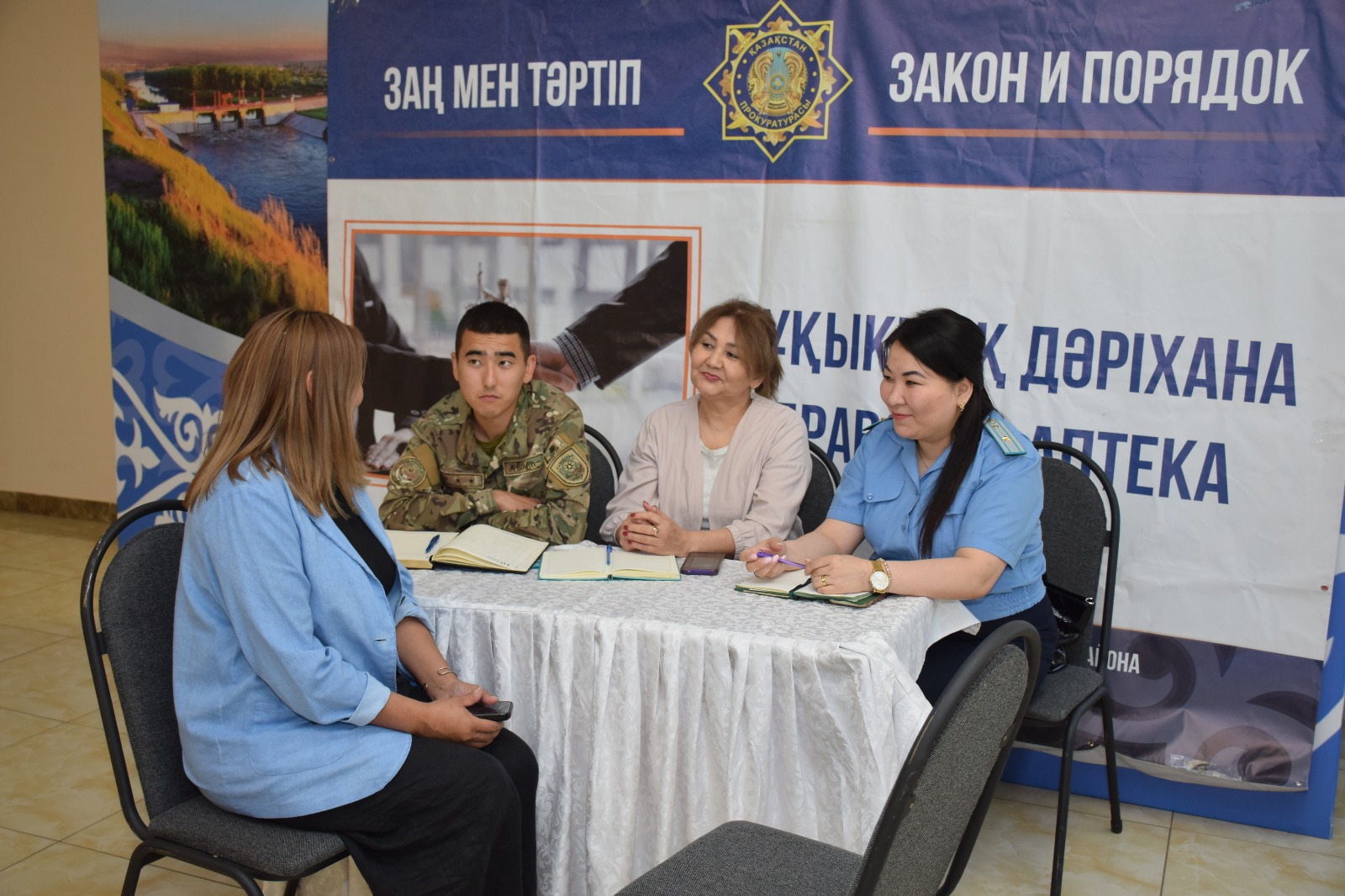 «Правовая аптека» в Бесколе: жителям помогают решать проблемы без кабинетов и очередей