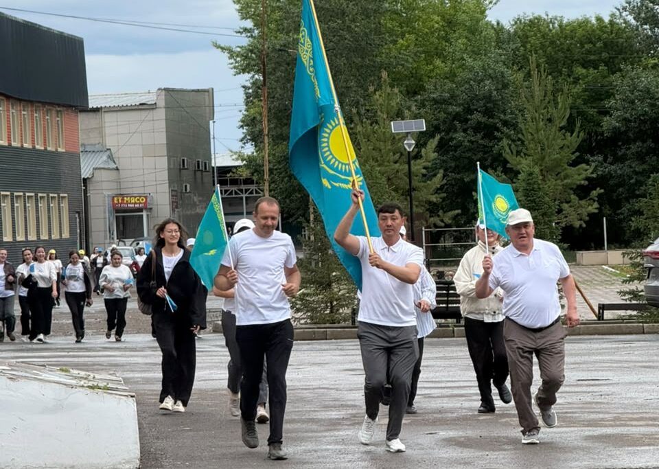 День государственных символов масштабно отметили в районе имени Габита Мусрепова