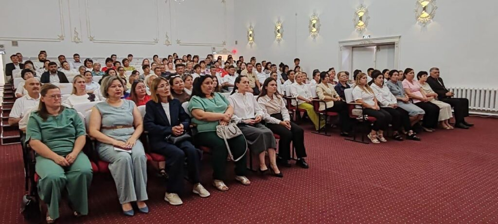 Лучших специалистов в День государственного служащего наградили в Тайыншинском районе