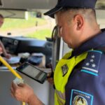 СҚО-да автобус жүргізушісі орындықтардың орнына төсек орнатқан