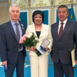  «Soltustik Qazaqstan»газетінің қоғамдық-саяси бөлімінің меңгерушісі Өмір Есқали Мемлекет басшысының қолынан «Құрмет» орденін алды