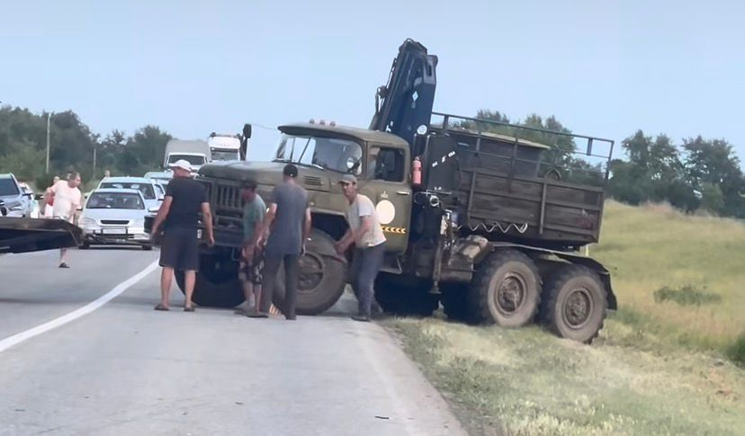 Две легковушки столкнулись на трассе Петропавловск – Ишим, но госпитализированным оказался водитель эвакуатора