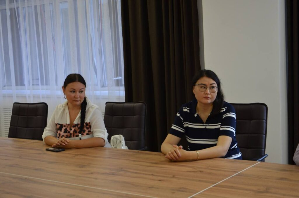 «Каждый процесс - энциклопедия жизни», -   с праздником поздравили журналистов в суде СКО 