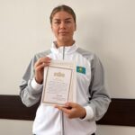 Президент страны вручил Наталье Богдановой экземпляр новой Конституции
