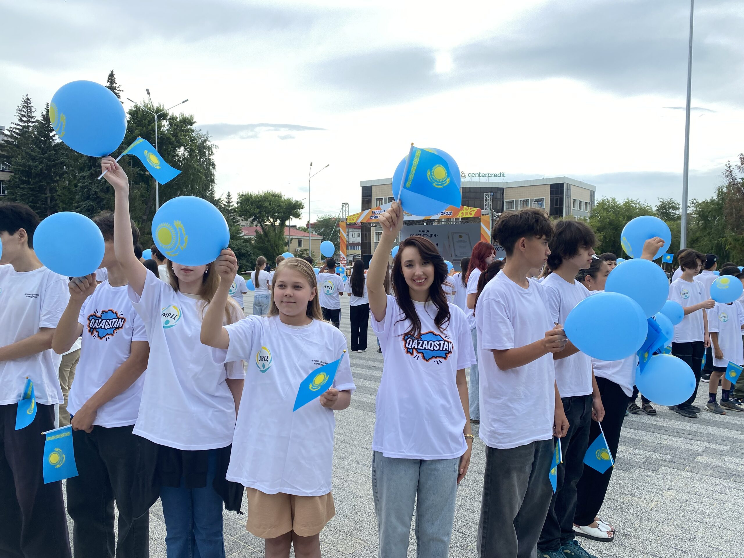 Петропавл жастары жаңа Конституцияның күшіне енуін флешмобпен атап өтті