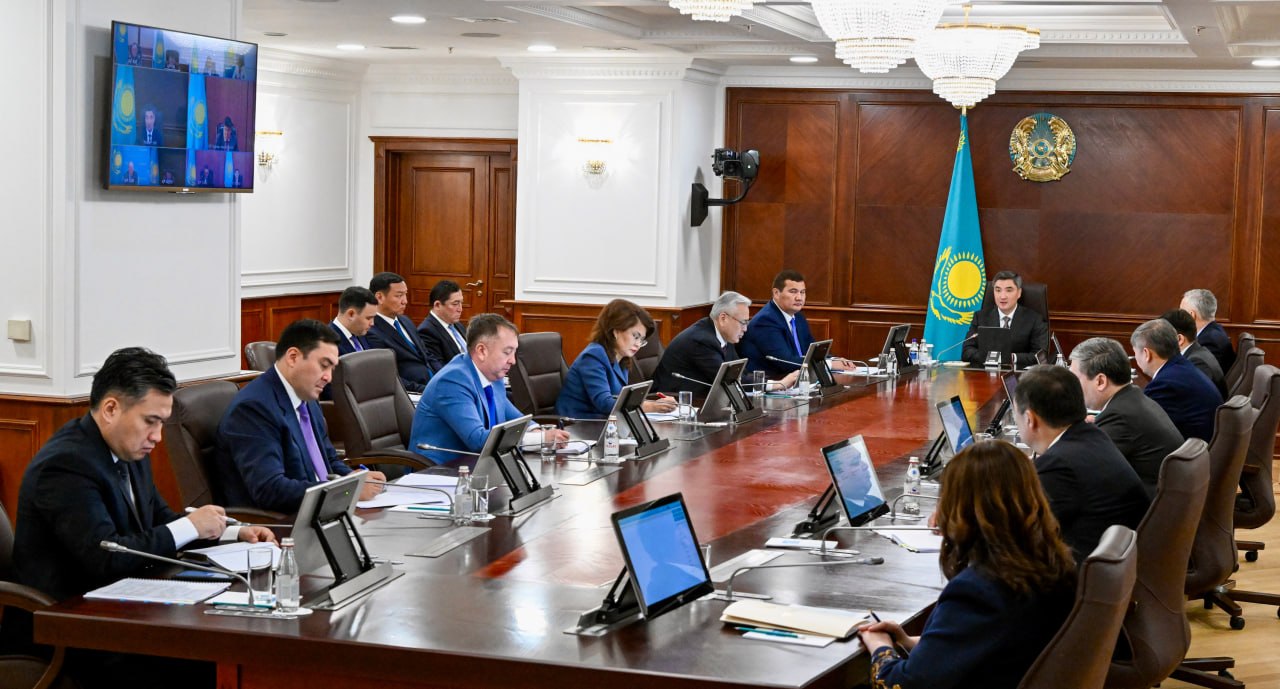 Полное обеспечение потребностей в авиатопливе и ускорение темпов строительства трех угольных станций - Олжас Бектенов дал ряд поручений госорганам