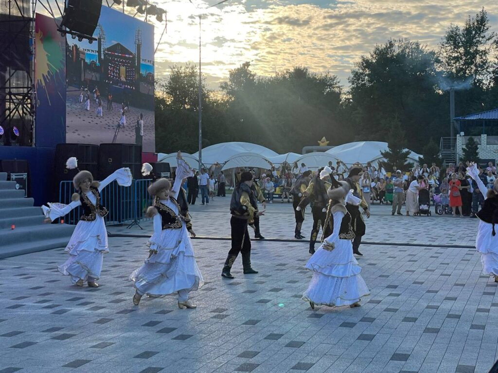 С этно-хитов начался международный музыкальный фестиваль в Петропавловске