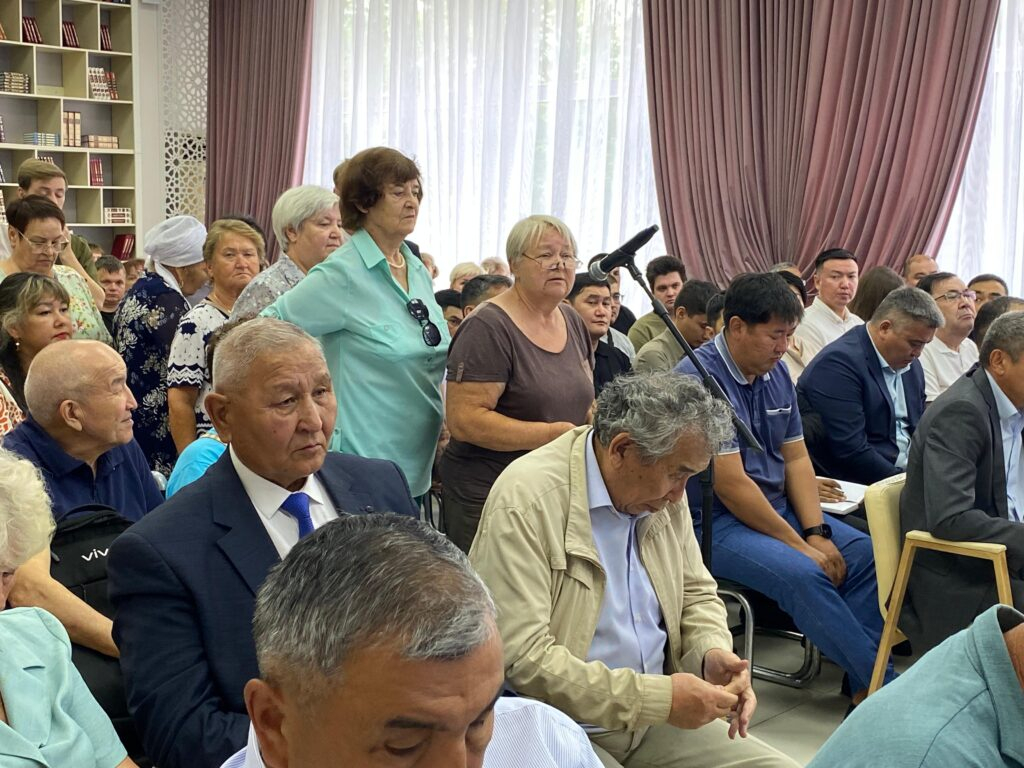 «Пожарная не смогла проехать», - жители Петропавловска пожаловались на распроданную дворовую землю
