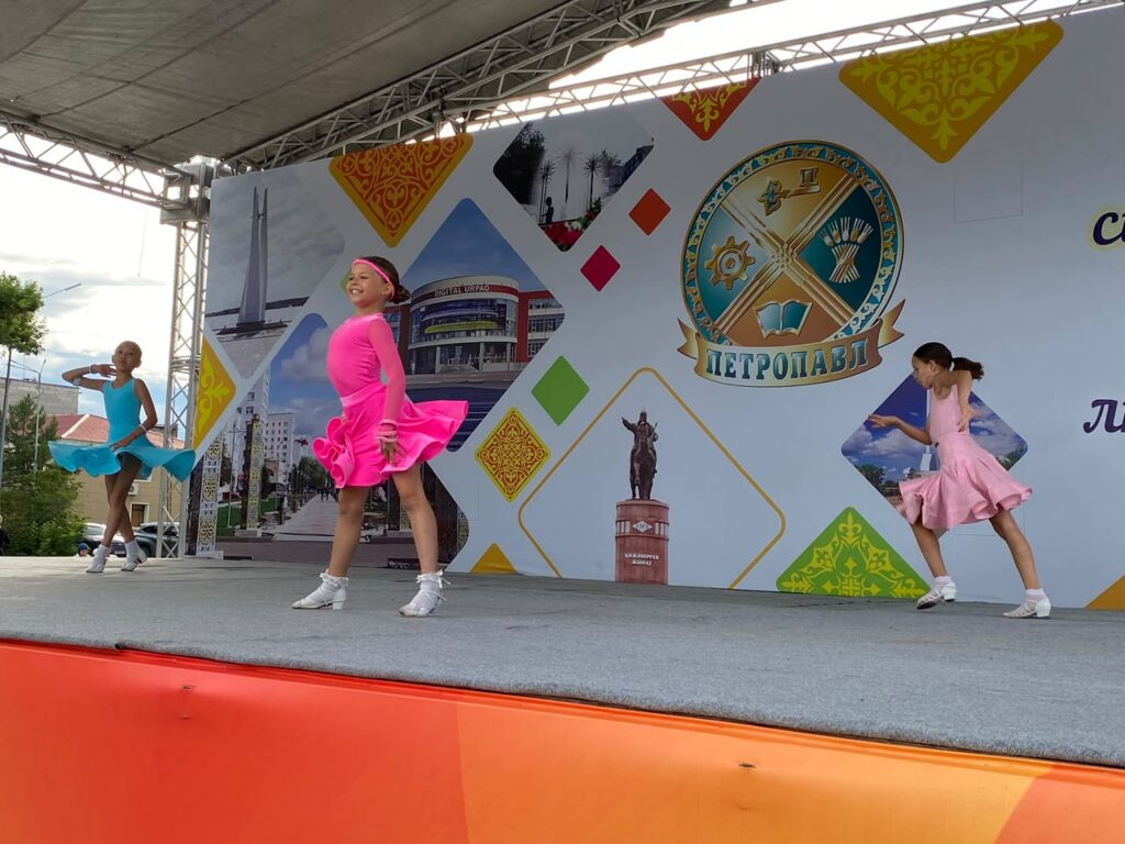 Школа хореографии, воспитавшая чемпионов мира, вывела Петропавловск на танцпол