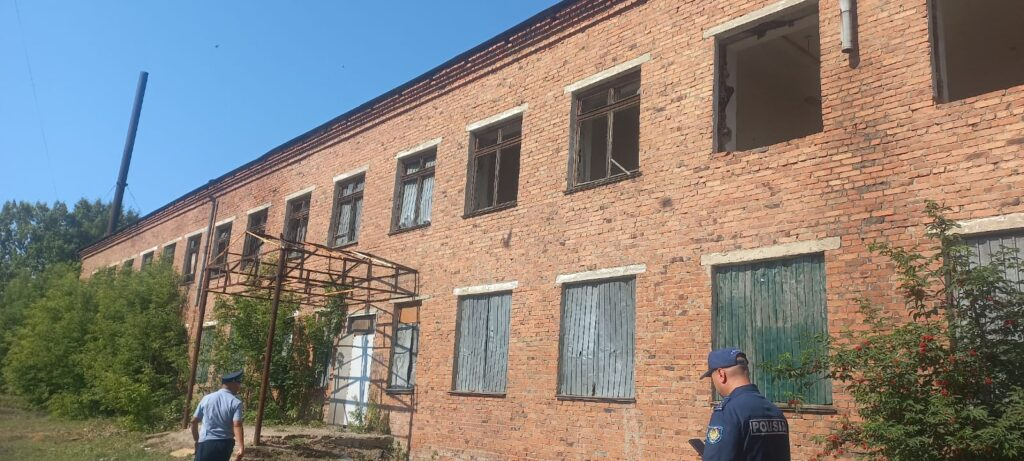 Прокуратура начала ревизию заброшенных зданий в Кызылжарском районе