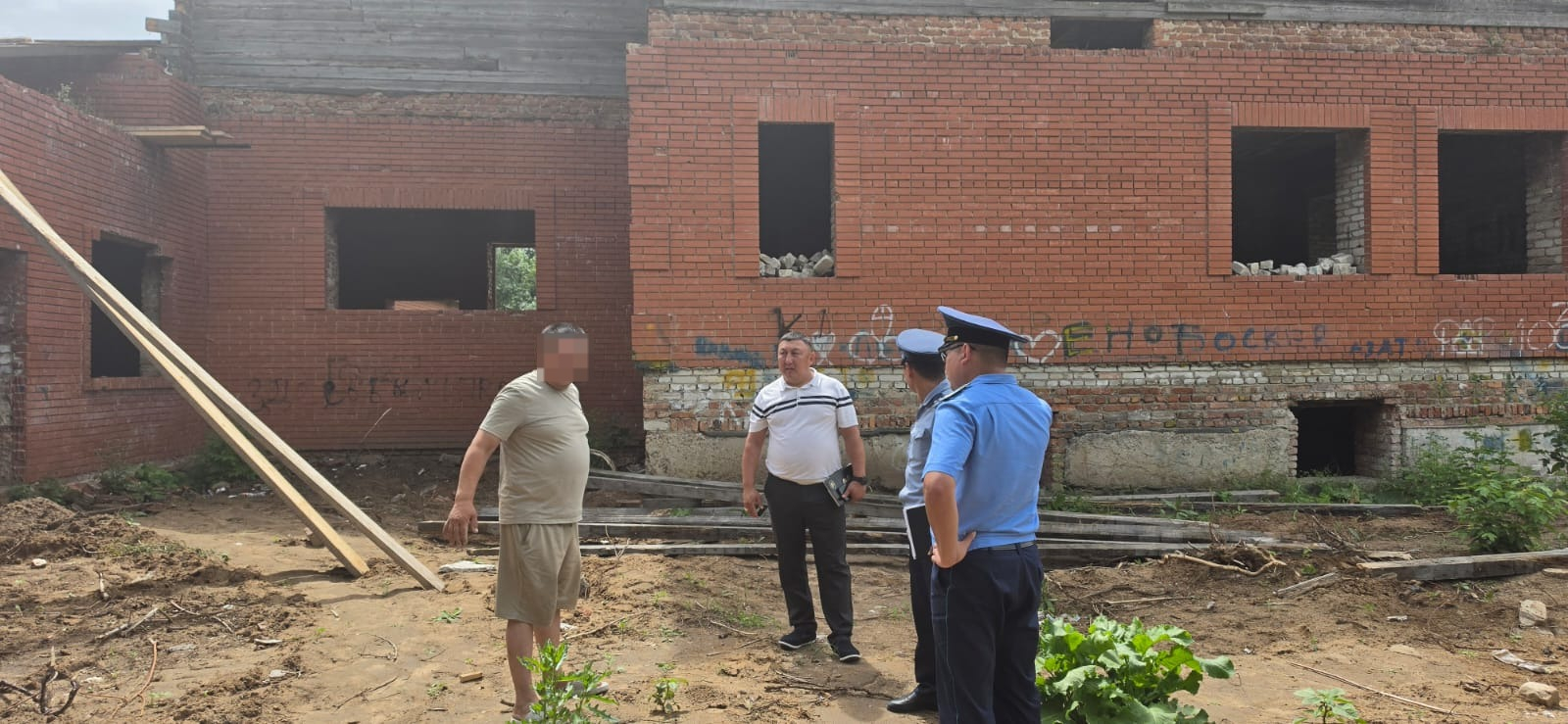 Прокуратура начала ревизию заброшенных зданий в Кызылжарском районе
