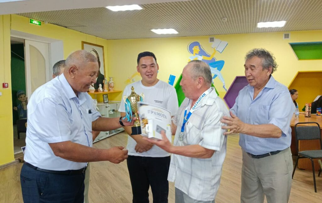 Молодежь и ветераны встретились за интеллектуальной игрой в Петропавловске