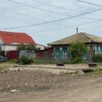 Сначала раскопки, потом асфальт — из-за коммунальщиков жители Петропавловска годами не могут дождаться ремонта дороги