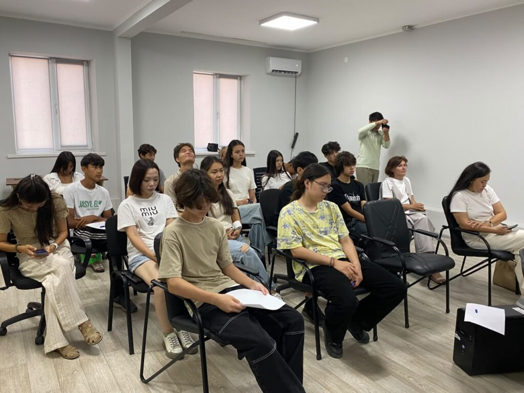 Как найти работу и получить грант на бизнес, рассказали молодежи Петропавловска
