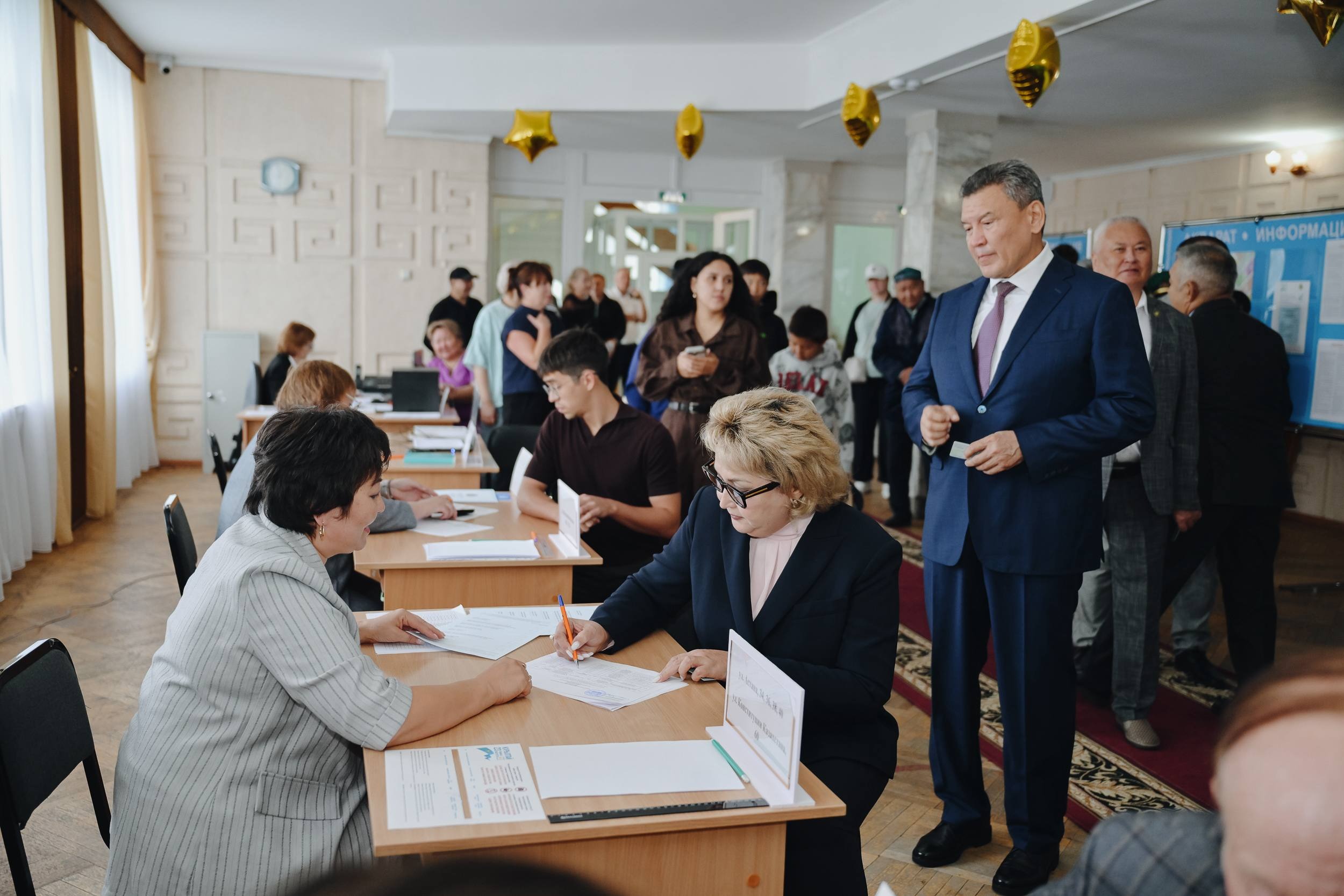 СҚО әкімі Құрылтай депутаттарын сайлауда дауыс берді