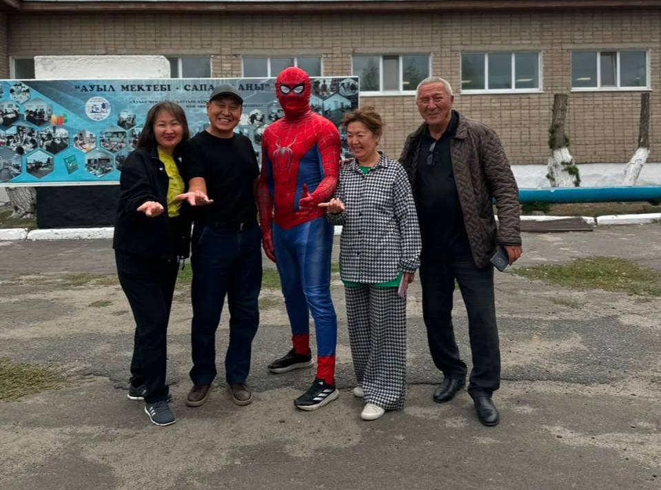 "Человек-паук" проголосовал в Уалихановском районе СКО