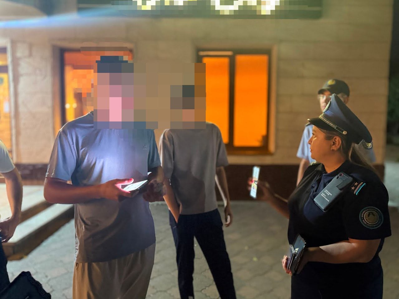 Петропавлда түнгі уақытта жүрген 10 жасөспірімнің ата-анасына айыппұл салынды