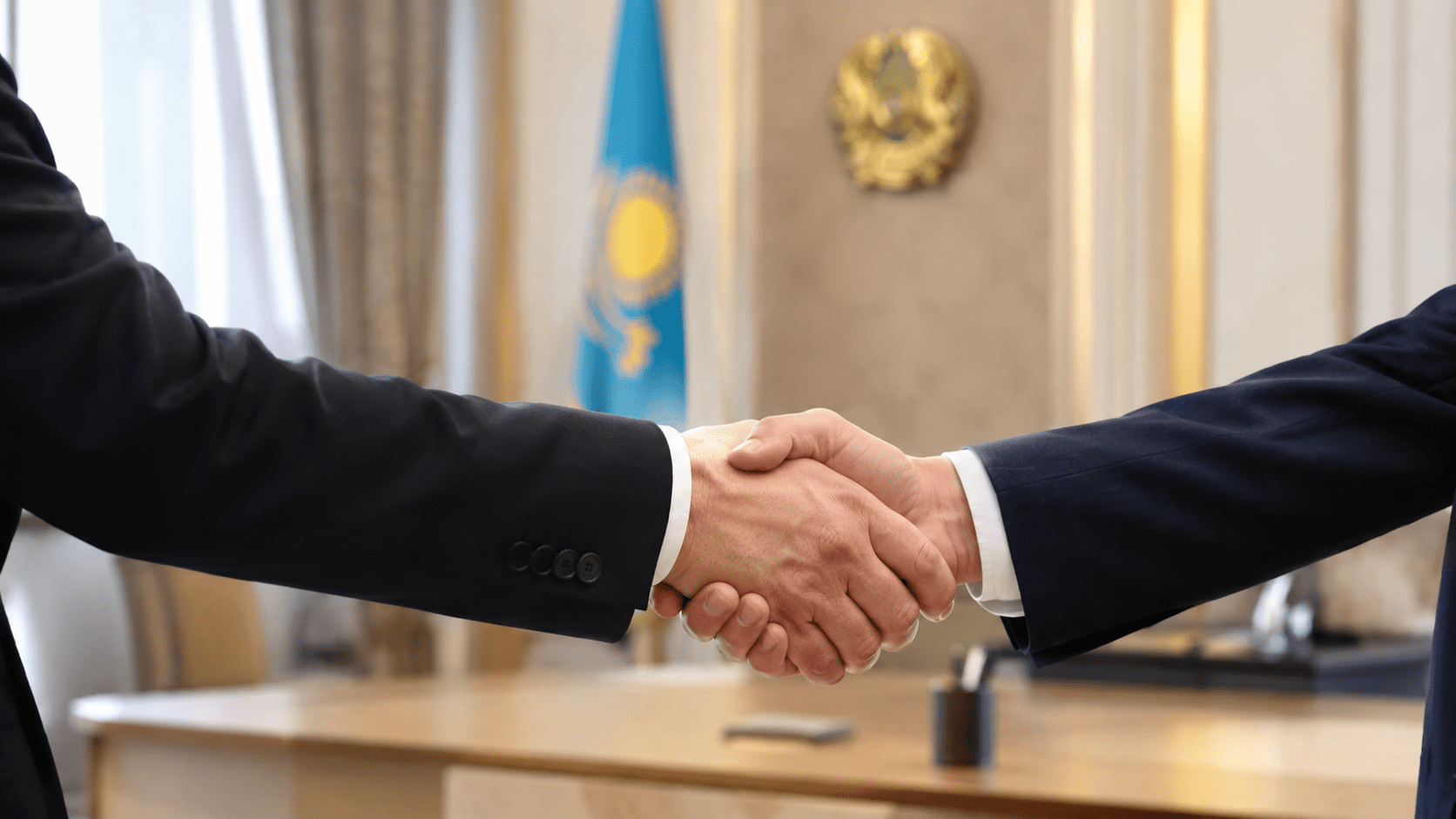 Забыть о поцелуях и крепче жать руки предложил президент Казахстана