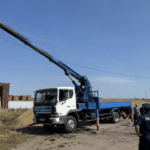Жуткое ЧП на стройке в СКО. От удара током погиб водитель, напарник получил ожоги
