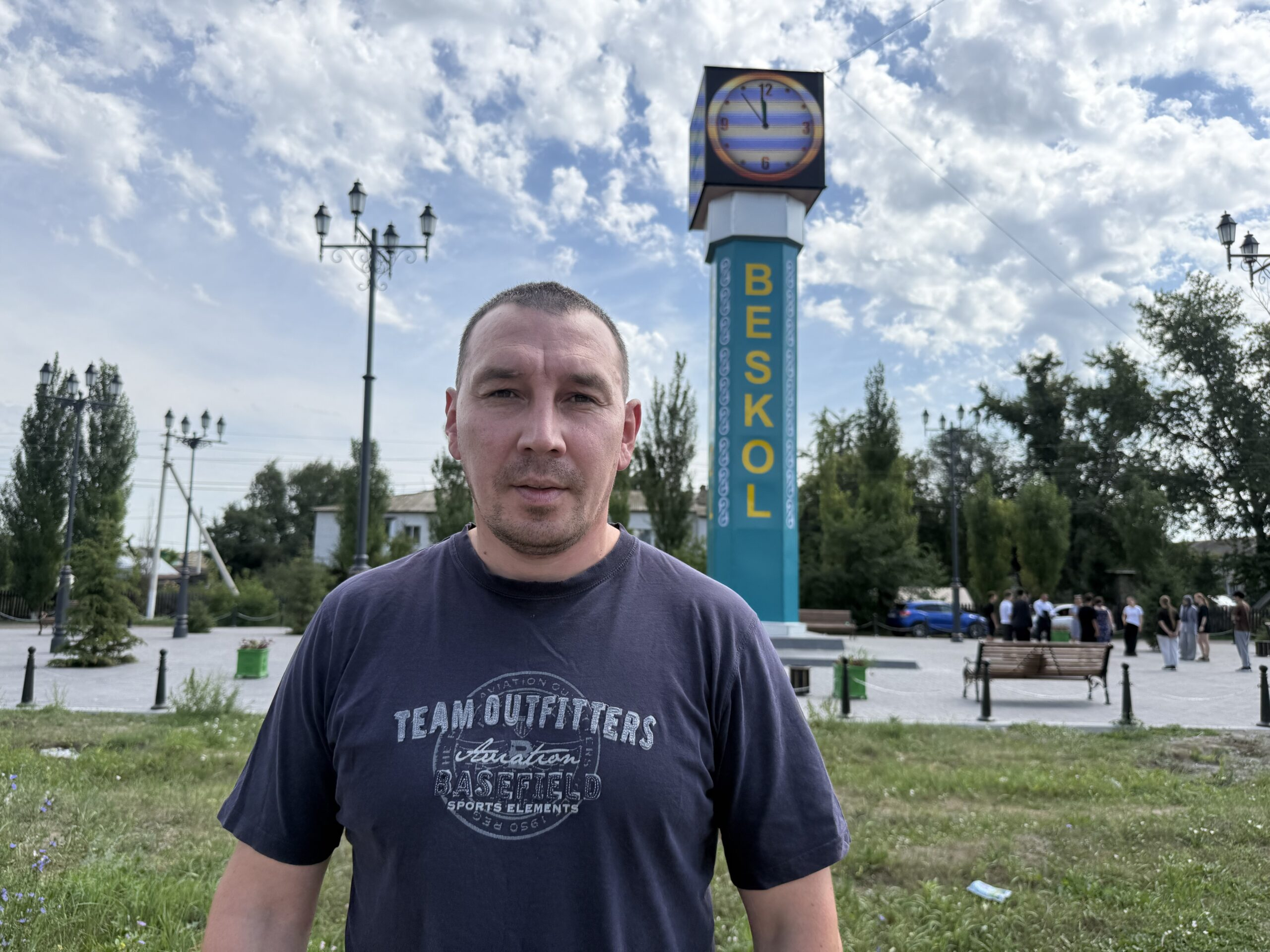 От сварщика до владельца завода: предприниматель преобразил знаменитый сквер с часами в Бесколе