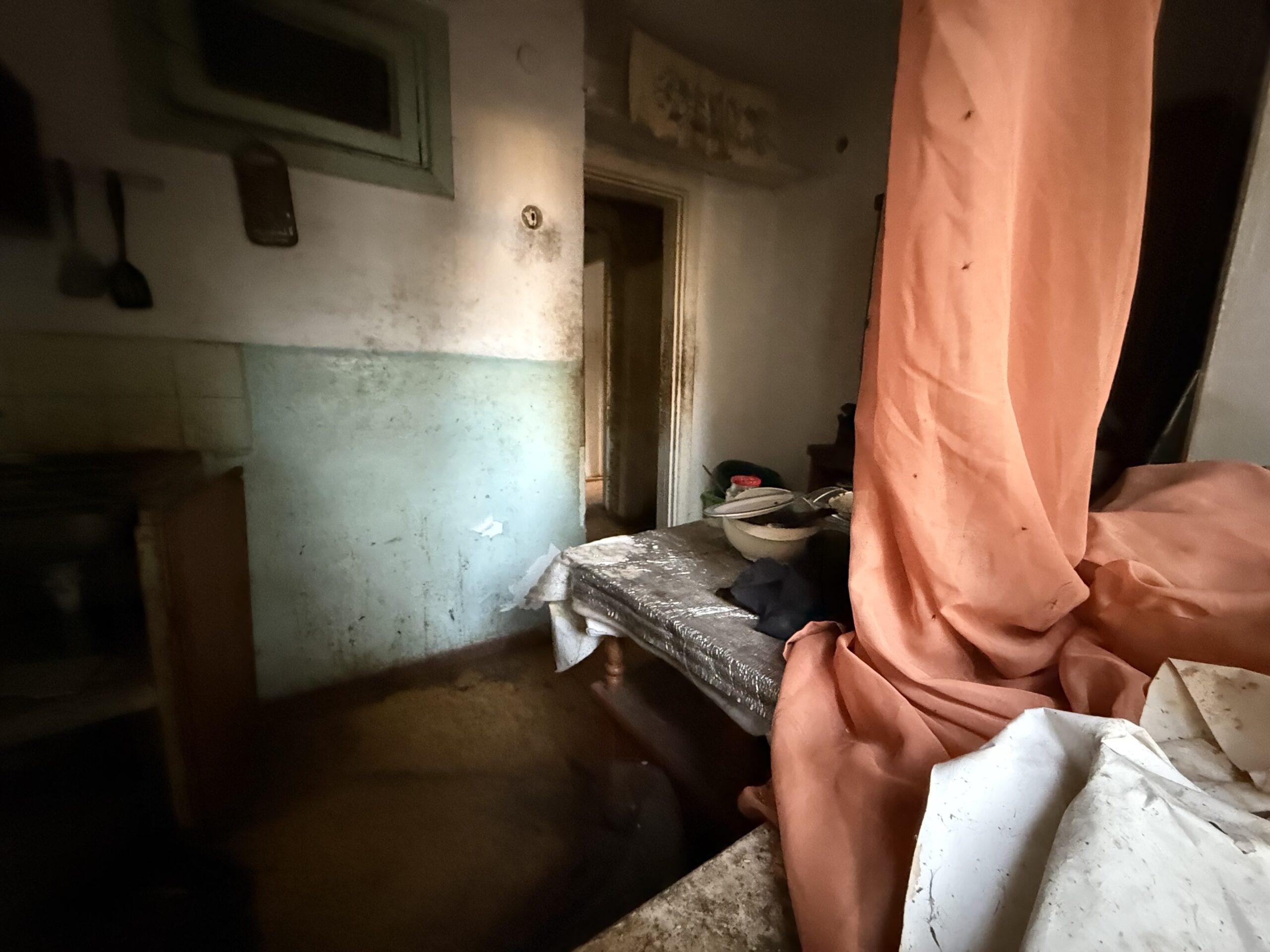 Пьяные соседи, пропавшая карта и подростки во дворах: один вечер с полицейскими в Бесколе