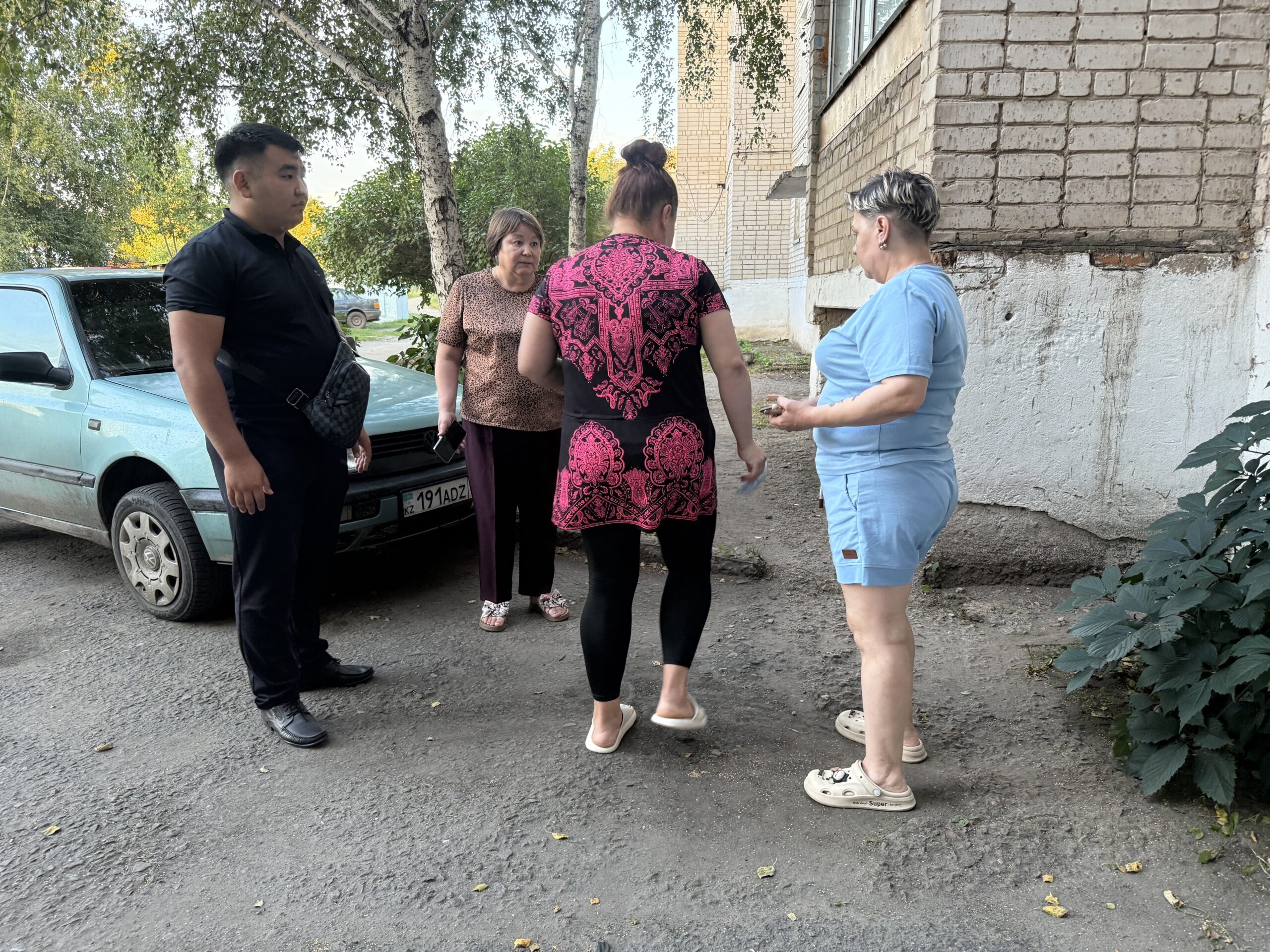 Пьяные соседи, пропавшая карта и подростки во дворах: один вечер с полицейскими в Бесколе