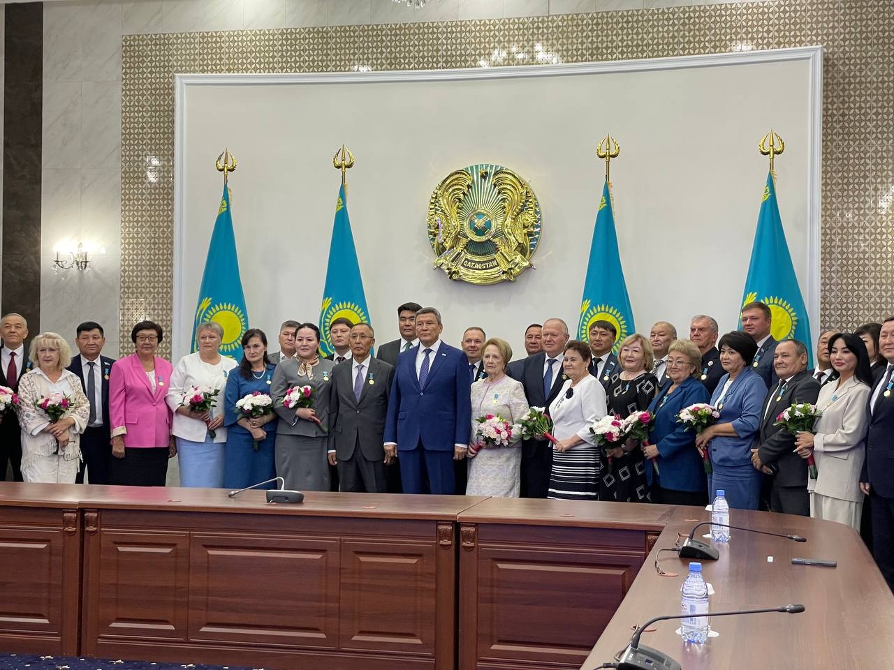 Президентские медали к 30-летию парламента вручили свероказахстанцам
